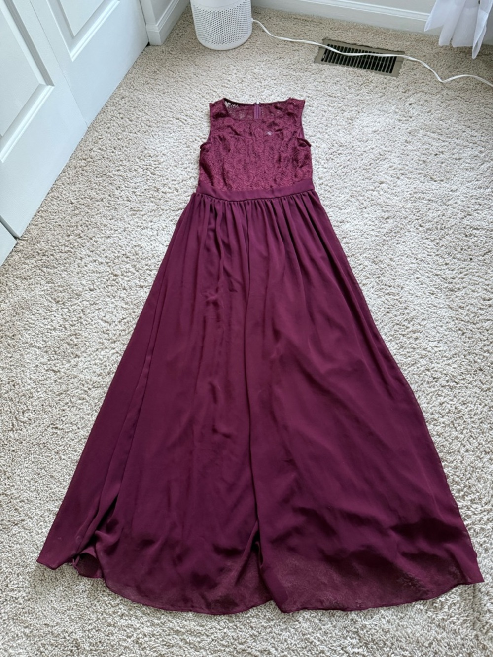 Elegant Burgundy Lace Maxi Dress